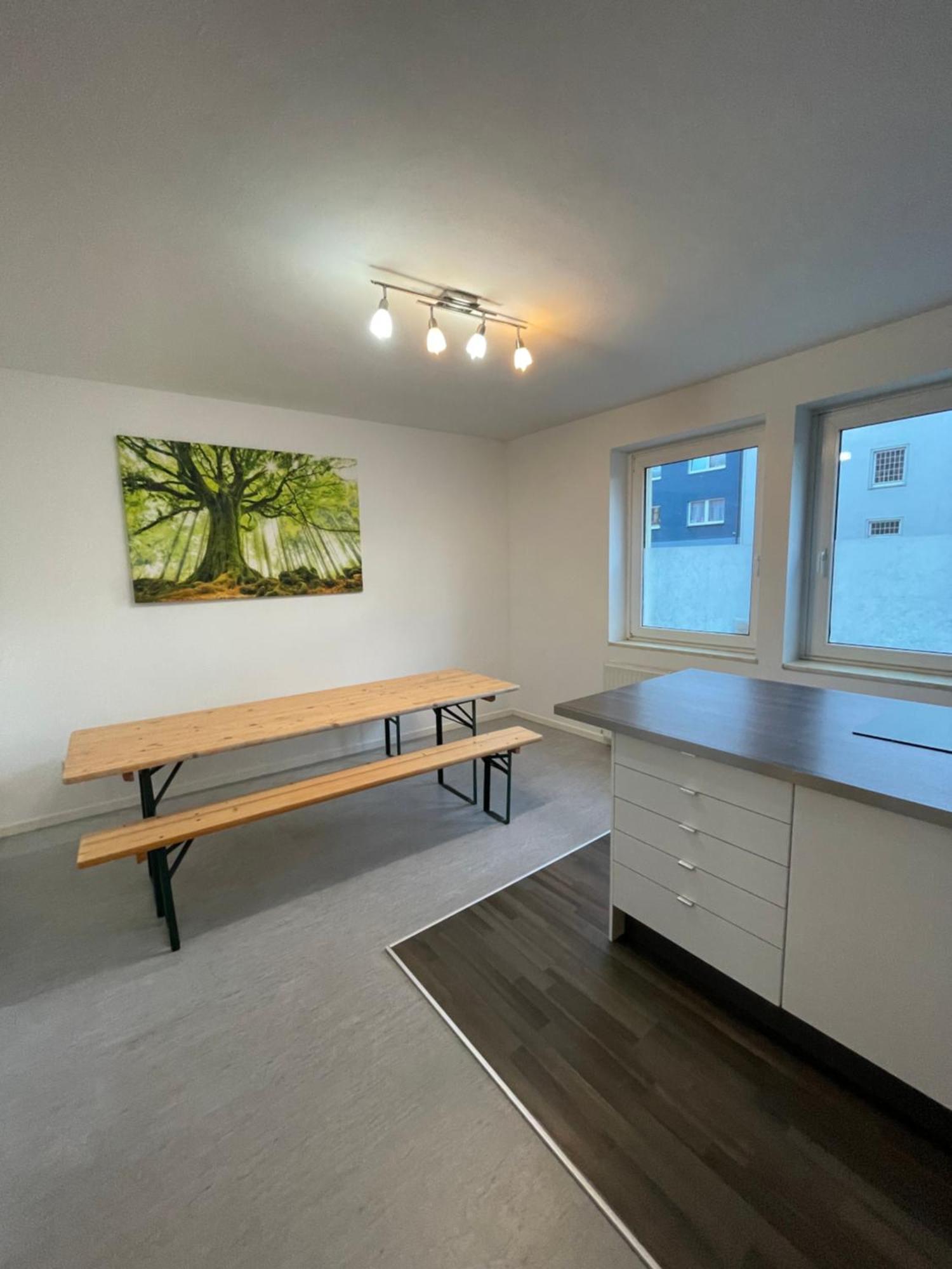 Jonnyshostel Apartment *